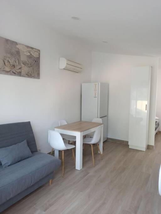 Maison, Rue Calme Dans Village Saint-Mitre-les-Remparts ภายนอก รูปภาพ
